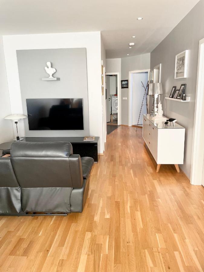 Stylish And Relaxing Two Bedroom Appartment, View Over Harbour Hafnarfjörður Exterior foto